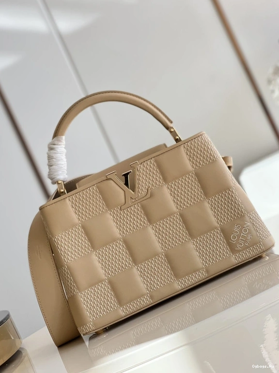 VUITTON MM CAPUCINES LOUIS 0901